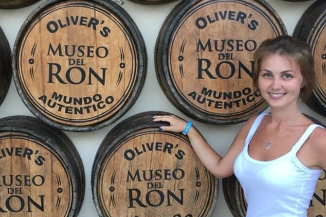 Shopping Tour In Don Lucas Cigar Factory, Rum tasting, Cocoa factory, Souvenirs - Entering the Don Lucas Shopping Complex (Instead of a Big-City Mall)