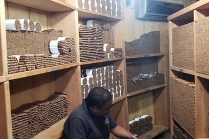 Shopping Tour In Don Lucas Cigar Factory, Rum tasting, Cocoa factory, Souvenirs - Jewelry and Local Crafts: Larimar, Amber, Mud, Clay, and Handmade Work