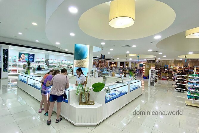 Shopping tour Punta Cana rum cigars coffee larimar chocolate souvenirs mamajuan - Chocolate factory and Dominican organic coffee: A gift win you can taste first