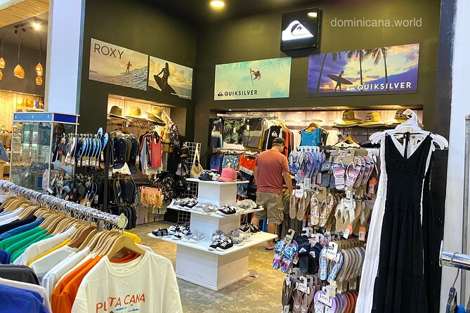 Shopping tour Punta Cana rum cigars coffee larimar chocolate souvenirs mamajuan - Larimar and Dominican stone history: Shopping with context