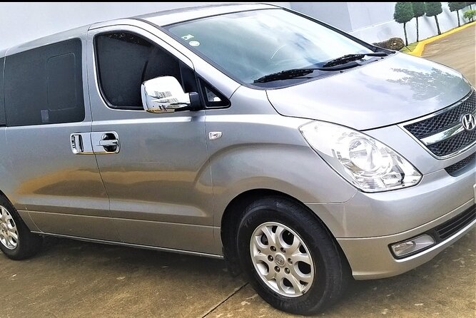 Standard and premium private transfer from punta cana airport to uvero alto - A Private Airport-to-Uvero Alto Ride That Gets You Beach-Ready