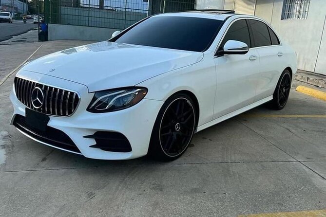 Taxi Hotels Punta Cana and Bavaro To Santo Domingo - Choosing the Right Vehicle: Sedan Comfort vs Minivan Space vs VIP Style