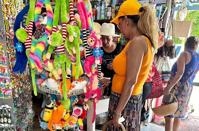 Tour of Souvenirs, Shopping in Punta Cana with Transportation Included - Buying smarter in Punta Cana souvenir shops