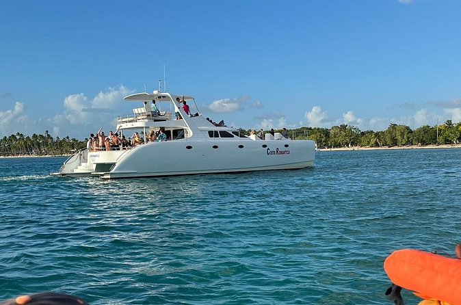 Tours to Saona Island - On the water: WiFi, sodas, and what the lunch setup means