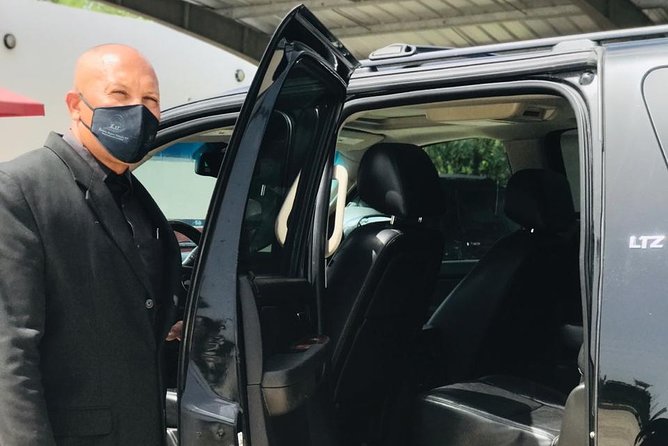 Transfers From Punta Cana Airport (PUJ)<=>To All place at Juan Dolio - Inside the air-conditioned ride: Wi‑Fi, GPS, and cold water on arrival