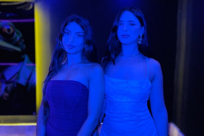 Tropicalia Disco – Party Night – Nightclub - Music, lights, and a crowd that keeps the pace moving