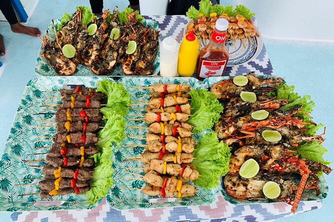 VIP Private Booze Cruise with Live Dj and BBQ in Punta Cana - The BBQ and Open Bar: What You Actually Eat and Drink