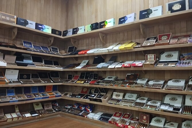 World Mart Souvenirs Store - Guided Tour - The “very fun” part: small group energy and real advice