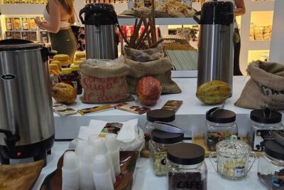 Worldmart Souvenirs Punta Cana (Round trip transportation) - Coffee and the air-conditioned break that makes the 2 hours easier